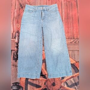 Duluth Trading Duluth Flex Denim Wide Leg Capris